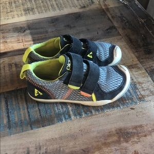Plae Ty Velcro sneakers size 10